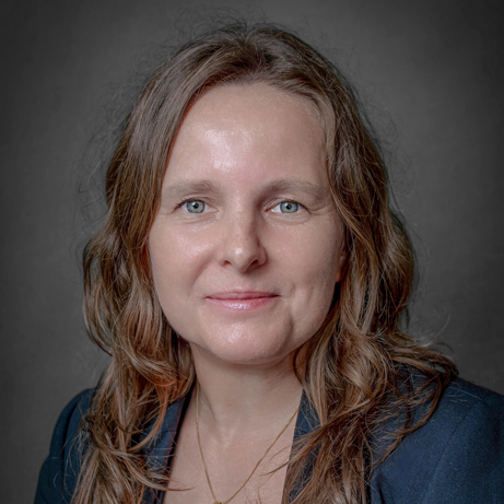 headshot of agnieszka jarska