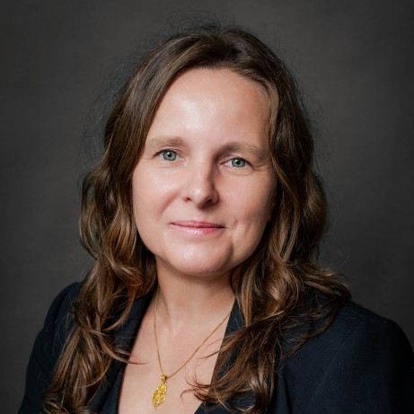 headshot of agnieszka jarska