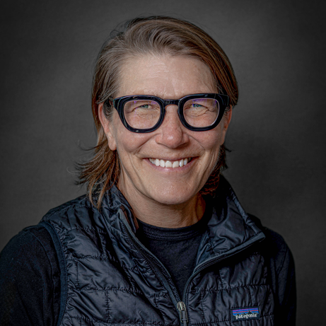 headshot of hillary smith