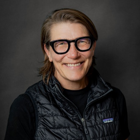 headshot of hillary smith