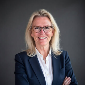 professional headshot of mollie nichols