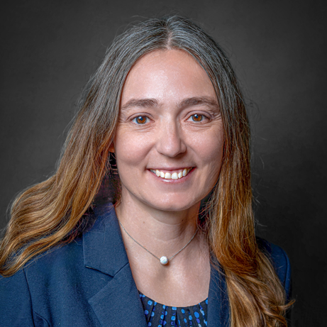 headshot of lindsey worth