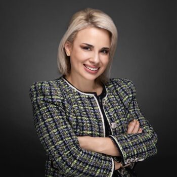 headshot of jennifer atlan