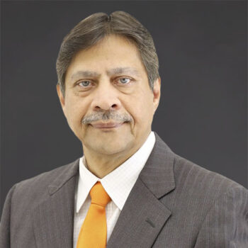 headshot of dr vinit bapat