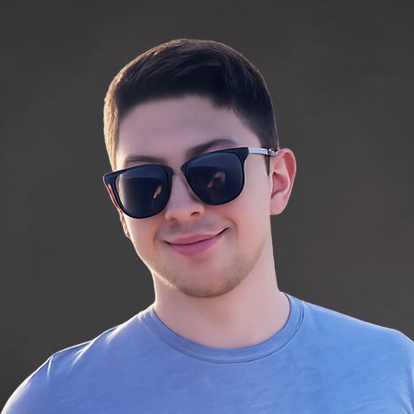 professional headshot of thomas fox